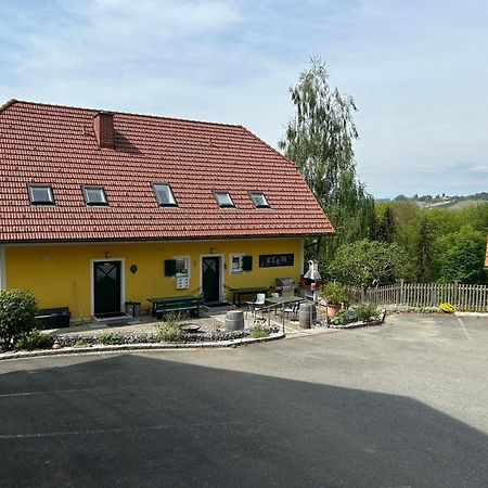Haus-Eckberg 101 Hotel Gamlitz Exterior photo